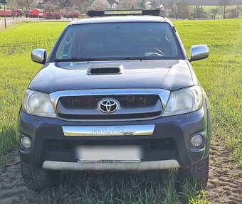 Toyota Hilux - 2