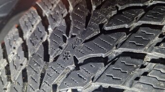Nokian wr snowprof 215/60 R17 - 2