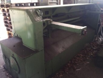 MM5/2500 tabulové nůžky, vyráběné v roce 1980 - 2