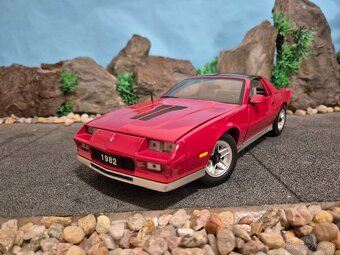 Prodám model 1:18 Chevrolet camaro 1982 - 2