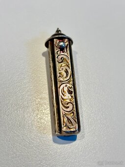 Starožitný gravírovaný strieborný rúž - 2