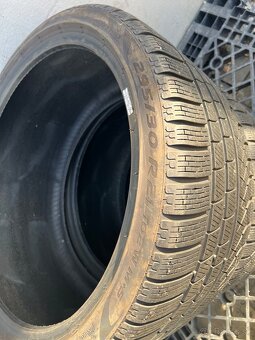2xZimne Pirelli 295/30 R21 - 2