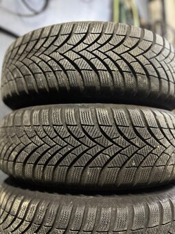 Zimné Semperit 195/65 r15 - 2