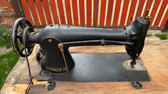 Predám starožitný šijací stroj Singer (r. 1936) - 2