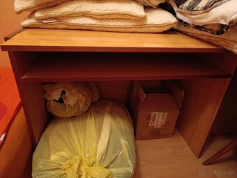 Postele a stoly - 2