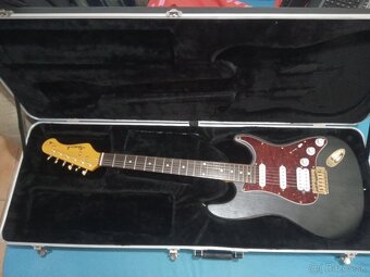 Predam el.gitaru zn.Spark by Martinez... - 2