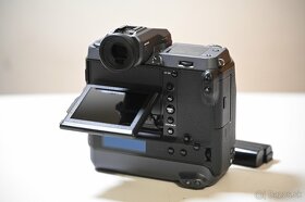 Fujifilm GFX 100 Body - 2