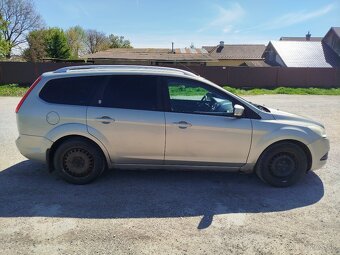Predám Ford Focus kombi - 2