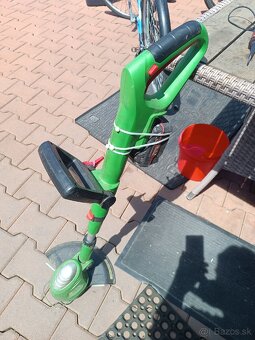 .vysavac,vyžinač~aku - 2