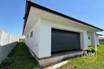 Slnečná priestranná 4i vila vo Voderadoch s 2-garážou - 2