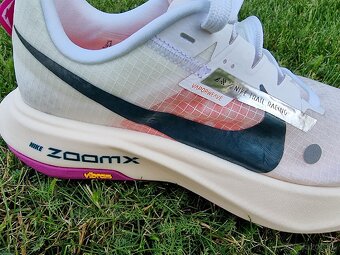 Nike dz0489-101 veľkosť 38.5 - 2