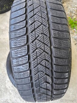 Pirelli Sottozero3 215/50 R18 92V - 2