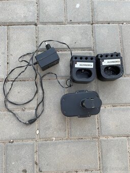 Predám nabijacku a baterku POWERMASTER - 2