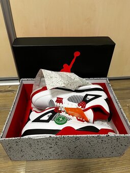 Jordan 4 Retro Fire Red (2020) - 2