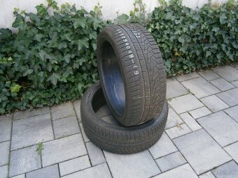 Predám 2x zimné pneu Hankook 245/40 R19 93VXL - 2
