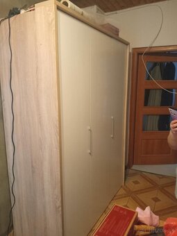 Predám šatnikovu skriňu - 2
