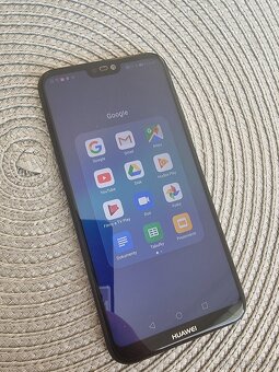 Krásny ako nový Huawei P20 Lite - 2