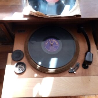 Predám gramofón s radiom - 2