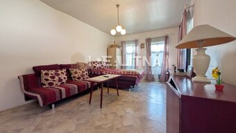 TRADIČNÝ DOM V SRDCI TAJOVA, 893 M2, TAJOV - 2