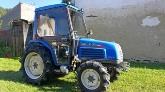 Malotraktor 4x4 s kabínov Iseki sial 23 - 2