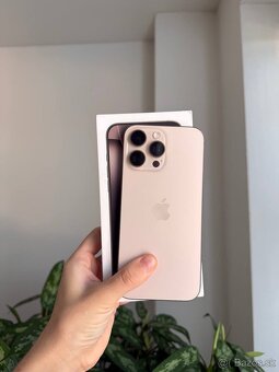 iPhone 16 pro max zlatý , 256gb - 2