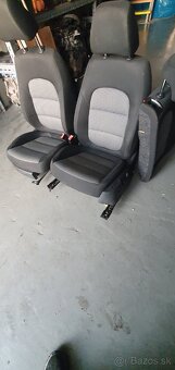 Superb 2 sedačky interier - 2