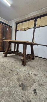 Masívny jedálenský stôl - 2