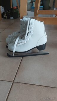 Dievčenské korčule na ľad v.34 - 2