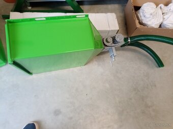 Predám prihnojovač UH - 2