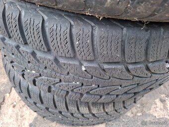 205/55 r16 NOKIAN Dot 44/13 Pneu 2x 6-7mm 2x 4-5mm - 2
