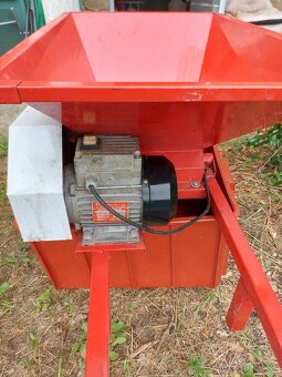Mlynček na hrozno a ovocie; elektrický - 2