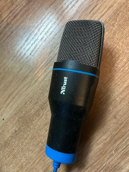Malý mikrofón Trust s Tripodom - 2