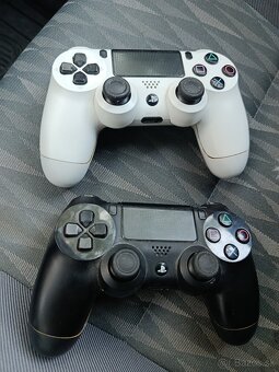 Playstation 4 - 2