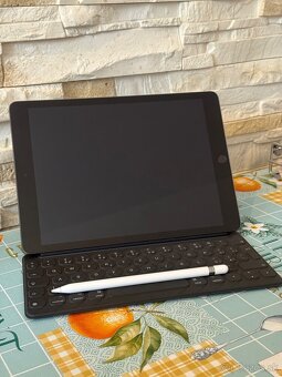 iPad 2021 (9. gen)10,2” + Apple Pencil + klavesnica origial - 2