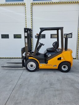 Vysokozdvižný UN FD30T - 2