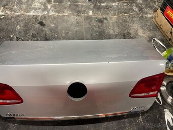 zadny kufor passat b7 sedan - 2