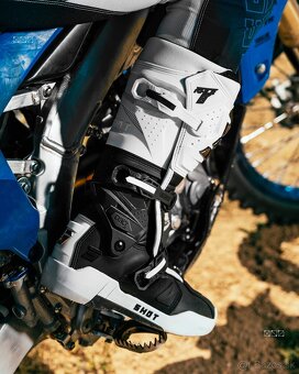 Kĺbové čižmy topánky SHOT biele - 2