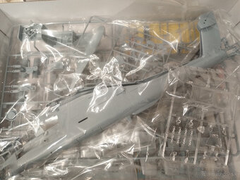 Bojový vrtulník AH 64 D - 2