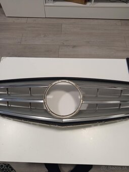 Predná maska Mercedes w204 - 2
