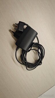 Nabíječka Sony Ericsson CST-75 - 2