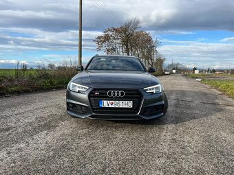 Audi S4 - 2