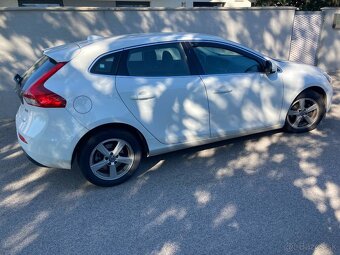 Predám Volvo V40 - 2