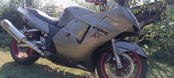 Honda CBR 1100 xx - 2