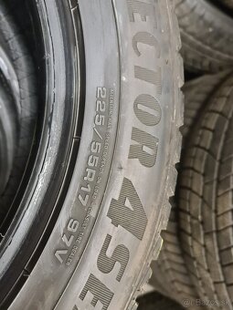 225/55 R17 GOODYEAR - 2