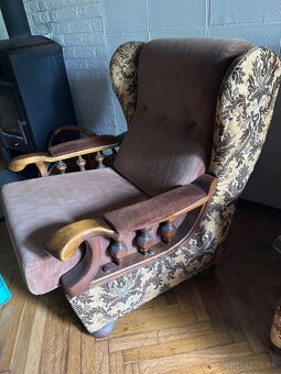 Gauč, postel a skriňa - 2