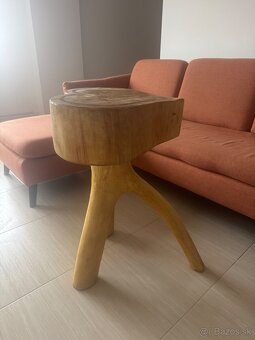 Masívny stolík „SRDCE“ – ručná výroba, originálny kus - 2