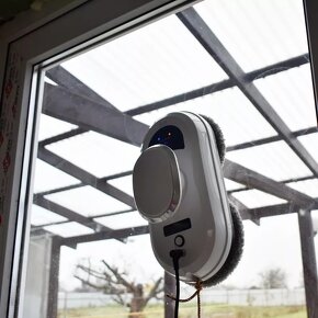 Roboticky umývač okien - 2