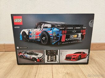 LEGO Technic 42153 NASCAR Next Gen Chevrolet Camaro ZL1 - 2