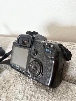 Canon EOS 40D - 2
