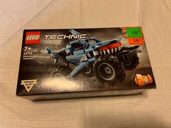 LEGO 42134 Technic - Monster Jam Megalodon - 2